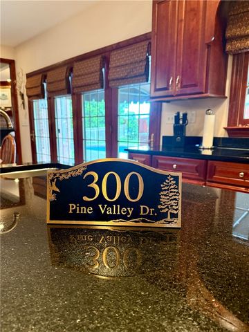 300 Pine Valley Dr, South Fayette, PA 15017