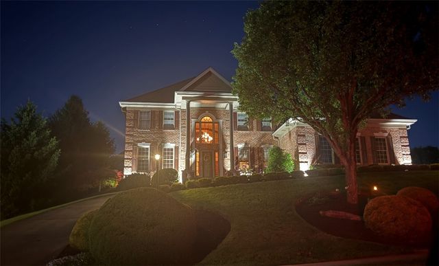 300 Pine Valley Dr, South Fayette, PA 15017