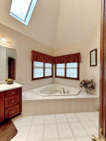 300 Pine Valley Dr, South Fayette, PA 15017