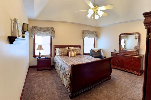 300 Pine Valley Dr, South Fayette, PA 15017