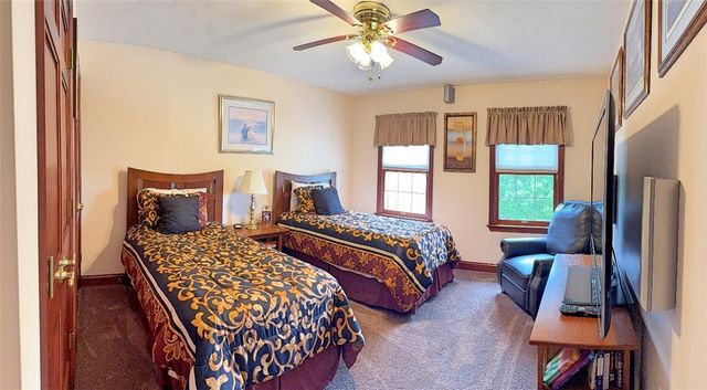 300 Pine Valley Dr, South Fayette, PA 15017