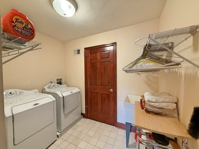 300 Pine Valley Dr, South Fayette, PA 15017