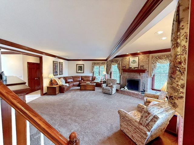 300 Pine Valley Dr, South Fayette, PA 15017