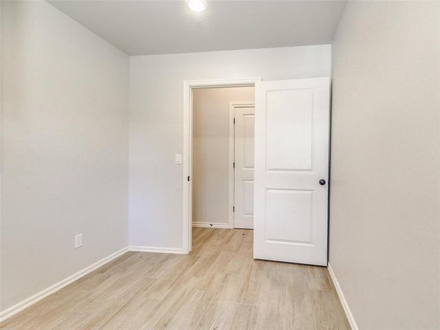 9070 Oak Tree Circle, Edmond, OK 73025