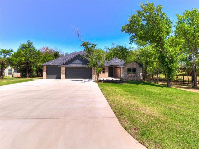 9070 Oak Tree Circle, Edmond, OK 73025