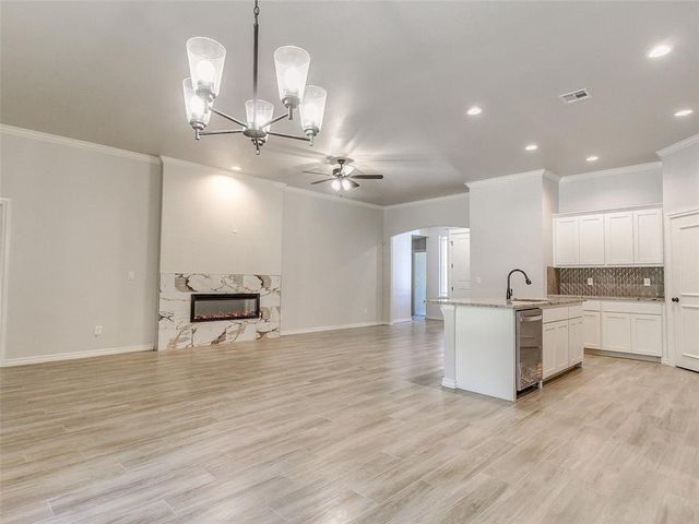 9070 Oak Tree Circle, Edmond, OK 73025