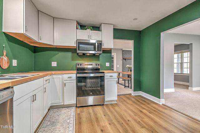 3309 Rustic Hills Drive, Kingsport, TN 37660