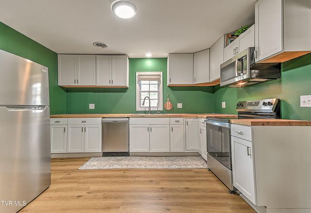 3309 Rustic Hills Drive, Kingsport, TN 37660