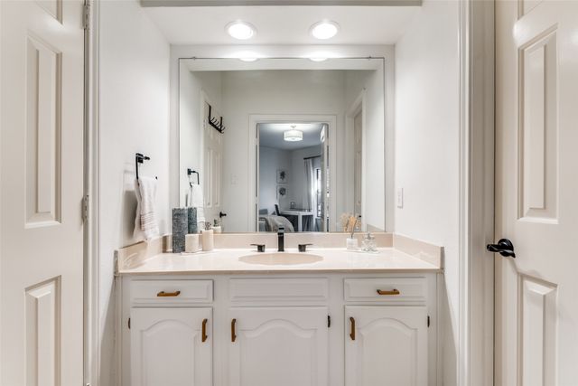 9122 Cochran Heights Drive, Dallas, TX 75220