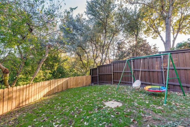 9122 Cochran Heights Drive, Dallas, TX 75220