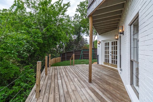 9122 Cochran Heights Drive, Dallas, TX 75220