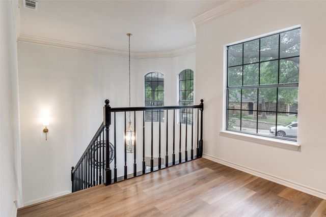 9122 Cochran Heights Drive, Dallas, TX 75220