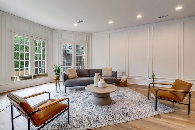 9122 Cochran Heights Drive, Dallas, TX 75220