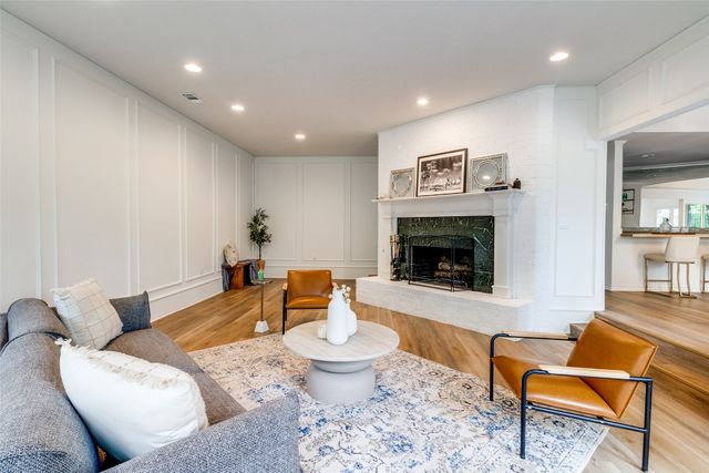 9122 Cochran Heights Drive, Dallas, TX 75220