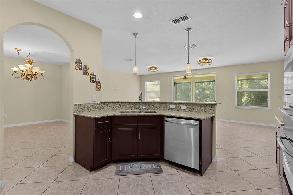 Image 18 of property listing at 4358 ANTIETAM CREEK TRAIL, Leesburg, FL 34748