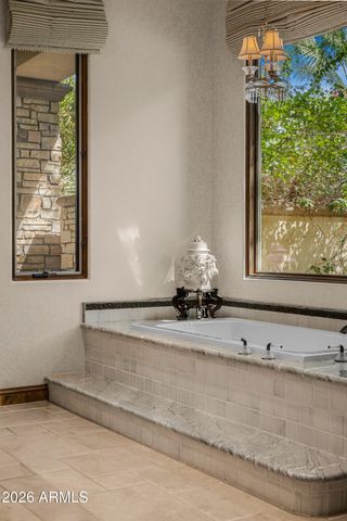 6624 N 66TH Place N, Paradise Valley, AZ 85253