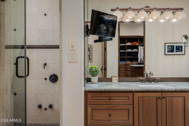 6624 N 66TH Place N, Paradise Valley, AZ 85253