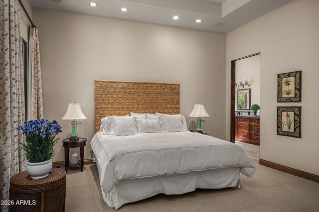 6624 N 66TH Place N, Paradise Valley, AZ 85253