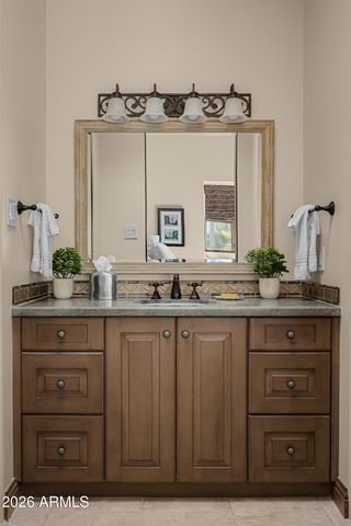 6624 N 66TH Place N, Paradise Valley, AZ 85253