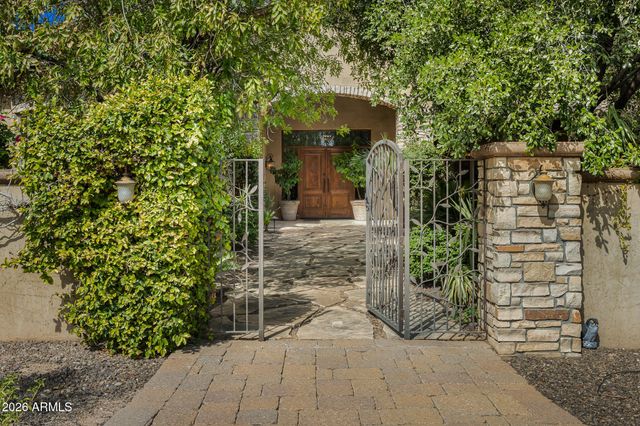 6624 N 66TH Place N, Paradise Valley, AZ 85253