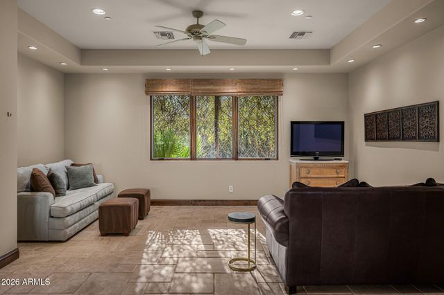 6624 N 66TH Place N, Paradise Valley, AZ 85253