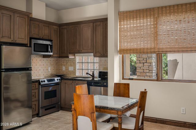 6624 N 66TH Place N, Paradise Valley, AZ 85253