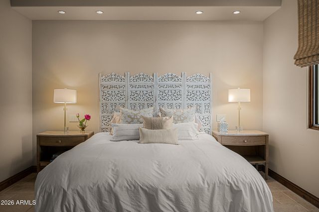 6624 N 66TH Place N, Paradise Valley, AZ 85253