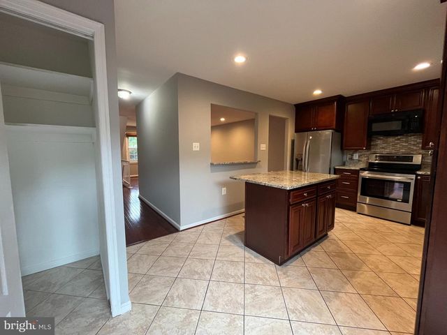 11353 CROMWELL CT, Woodbridge, VA 22192