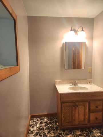 128 S Glenn Street, Hillsboro, OH 45133
