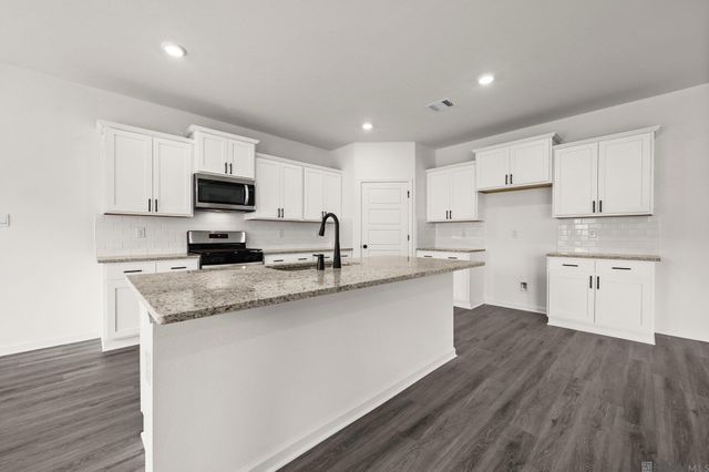 12706 Legacy Oaks Avenue, Central, LA 70818