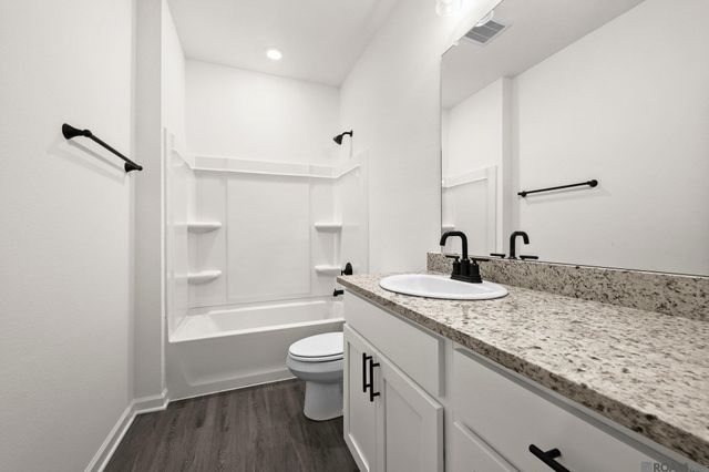 12706 Legacy Oaks Avenue, Central, LA 70818