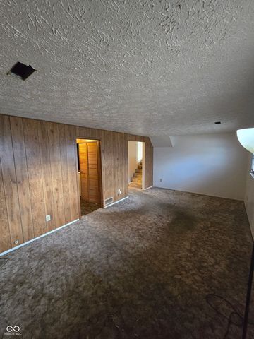 921 Waring Drive E, Indianapolis, IN 46229