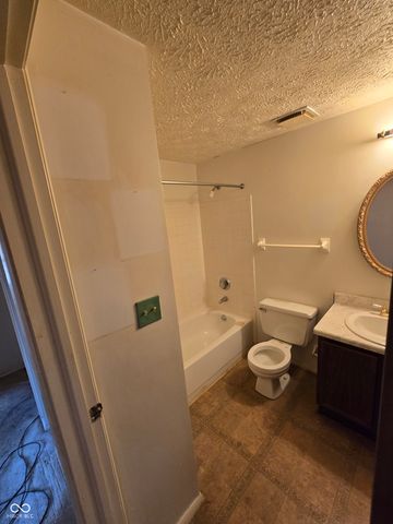 921 Waring Drive E, Indianapolis, IN 46229