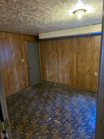 921 Waring Drive E, Indianapolis, IN 46229