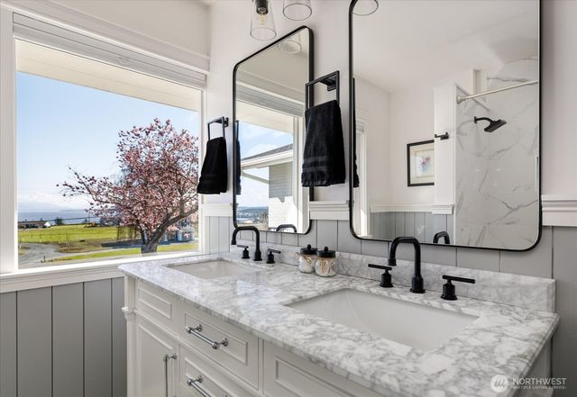 1387 Scenic Heights Road, Oak Harbor, WA 98277
