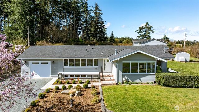 1387 Scenic Heights Road, Oak Harbor, WA 98277