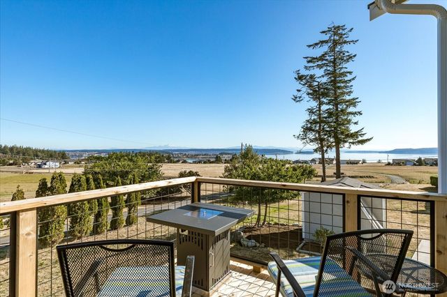 1387 Scenic Heights Road, Oak Harbor, WA 98277
