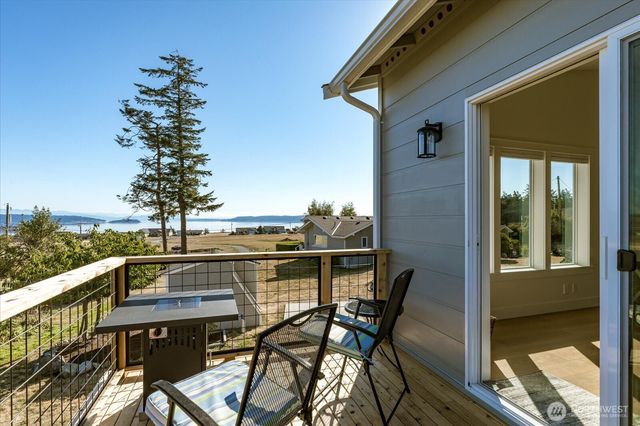 1387 Scenic Heights Road, Oak Harbor, WA 98277