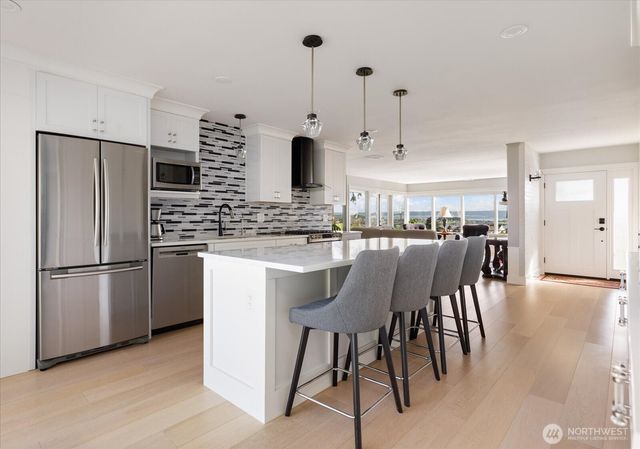 1387 Scenic Heights Road, Oak Harbor, WA 98277