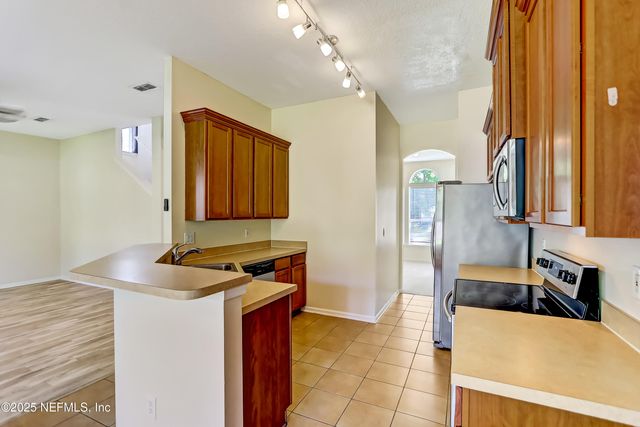 8391 CANDLEWOOD COVE Trail, Jacksonville, FL 32244