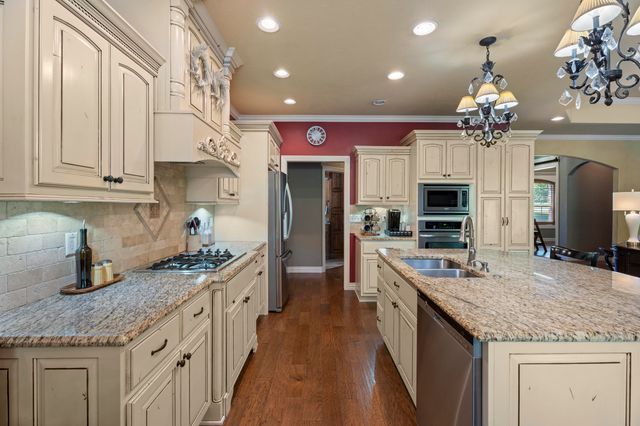 4987 Lighthouse Springs Drive, Grove, OK 74344