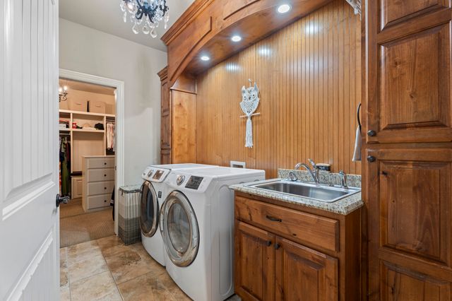 4987 Lighthouse Springs Drive, Grove, OK 74344