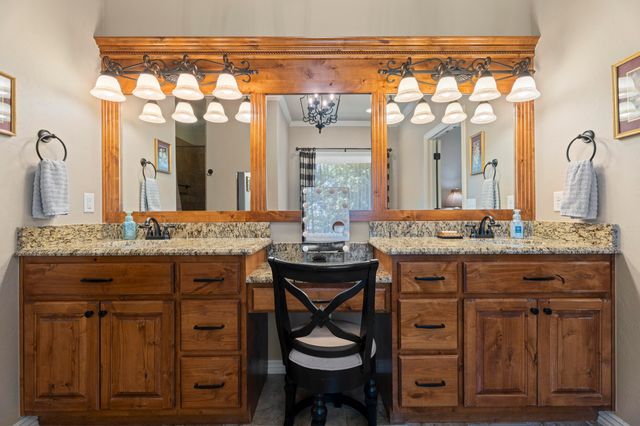4987 Lighthouse Springs Drive, Grove, OK 74344