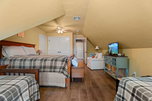 4987 Lighthouse Springs Drive, Grove, OK 74344