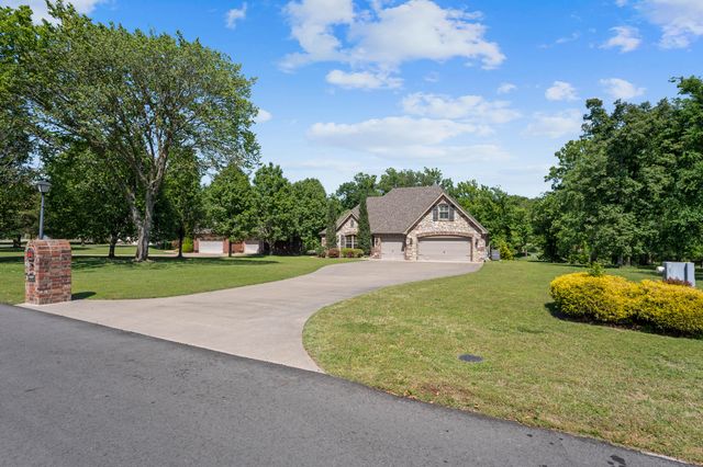4987 Lighthouse Springs Drive, Grove, OK 74344
