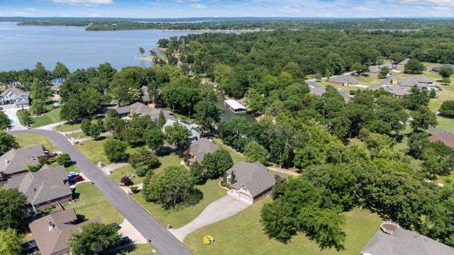 4987 Lighthouse Springs Drive, Grove, OK 74344