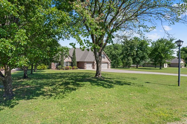 4987 Lighthouse Springs Drive, Grove, OK 74344