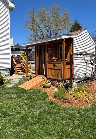 4 Central Ave, Northbridge, MA 01534