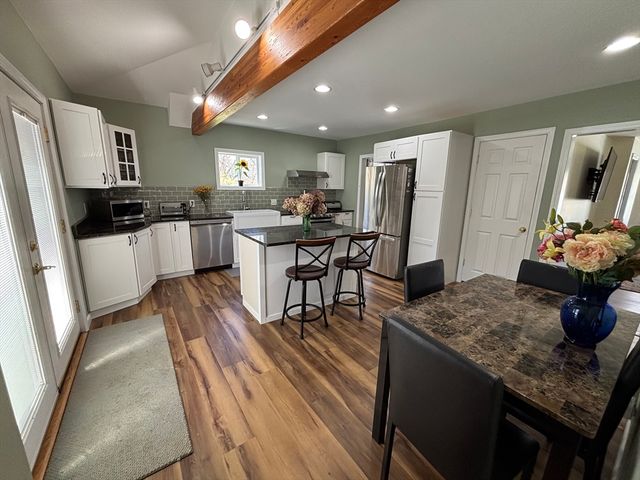 4 Central Ave, Northbridge, MA 01534