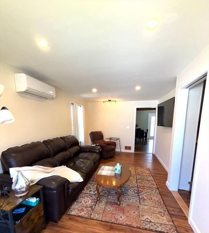 4 Central Ave, Northbridge, MA 01534